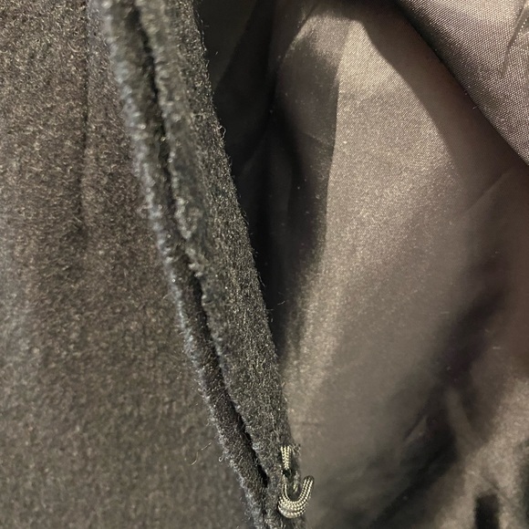 Black and gold Coat - Picture 7 of 14